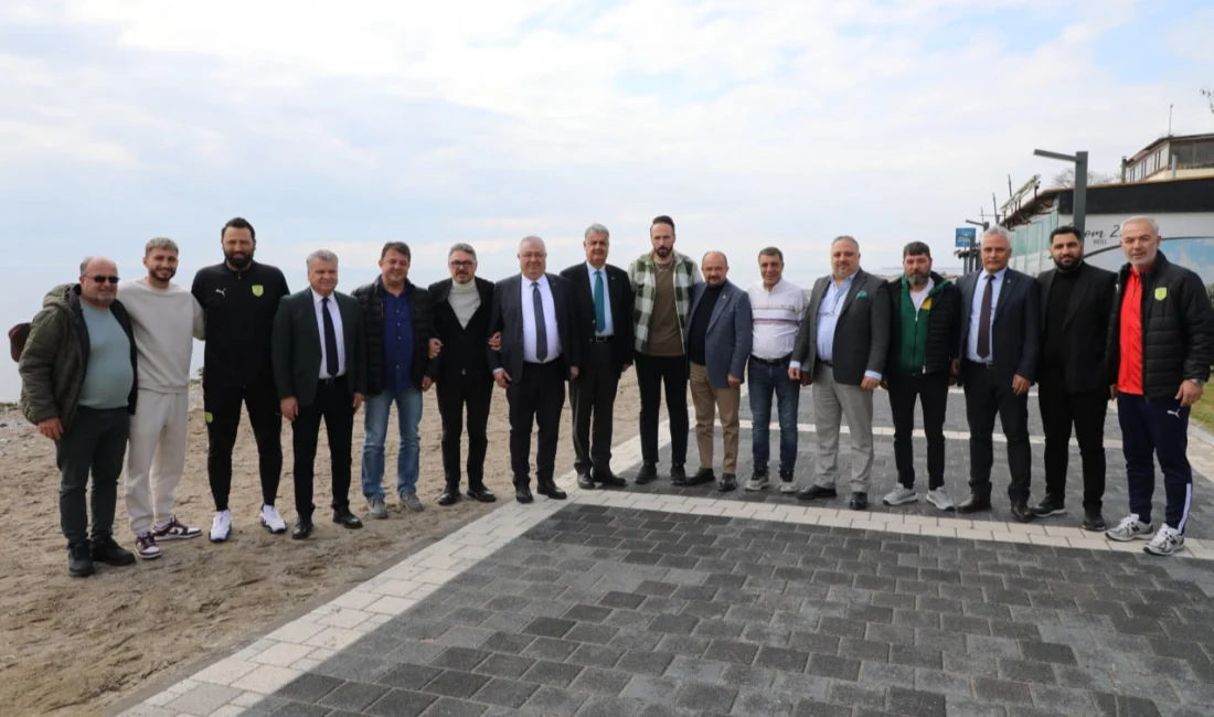 Balıkesir Edremit Belediye Başkanı Mehmet Ertaş ve 1966 Edremitspor yönetimi