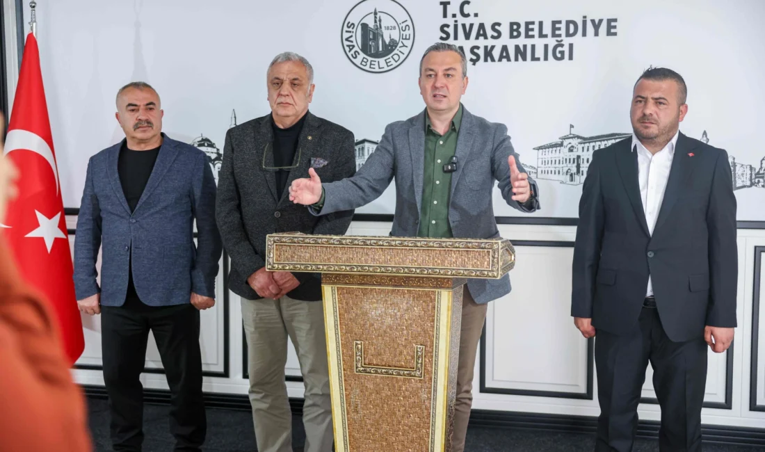 Sivas Belediye Başkanı Dr. Adem Uzun, bir seyyar satıcının Zabıta