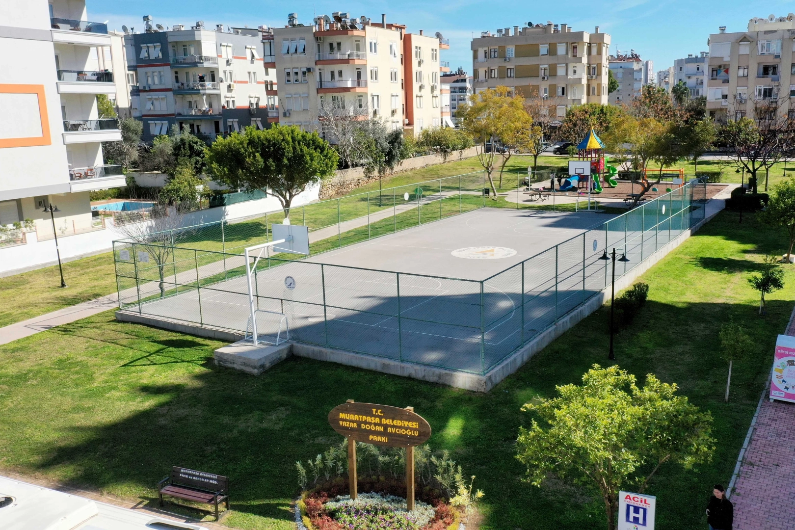 Antalya’da Muratpaşa Belediyesi, sanatın, edebiyatın,Türk düşün dünyasının önemli isimlerini Antalya’nın