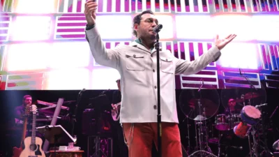 Romantik müziğin prensi Yaşar önceki gece İstanbul’da Jolly Joker Atakent