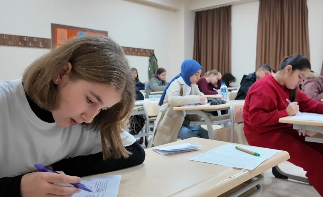 Sakarya Valiliği himayesinde, İl Milli Eğitim Müdürlüğü koordinesinde, Adapazarı Belediyesi