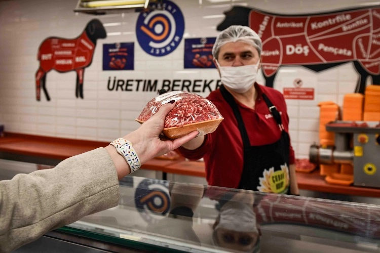 ​•Ankara Büyükşehir Belediyesinin Ramazan ayına özel başlattığı uygun fiyatlı kırmızı
