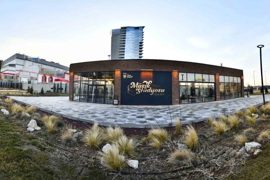 Ankara Büyükşehir Belediyesi genç sanatçılara destek olmak amacıyla ücretsiz “Müzik