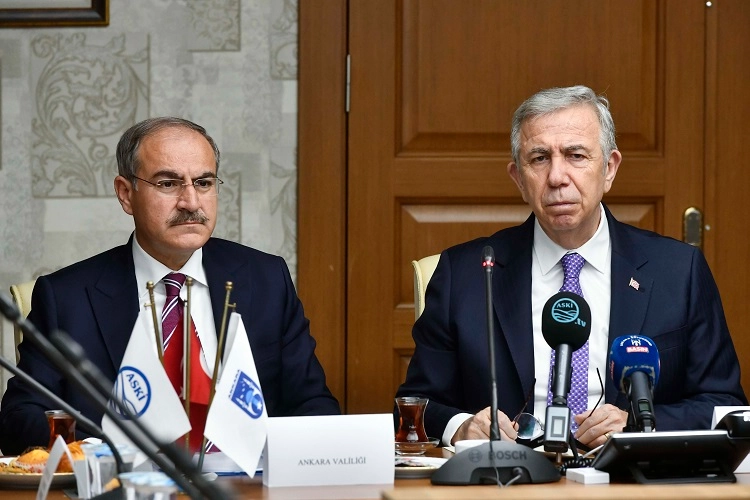 Ankara Büyükşehir Belediye Başkanı Mansur Yavaş, ASKİ Genel Müdürlüğü’nde düzenlenen