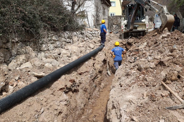 Antalya Büyükşehir Belediyesi ASAT Genel Müdürlüğü, Elmalı’da altyapı çalışmalarını sürdürüyor.