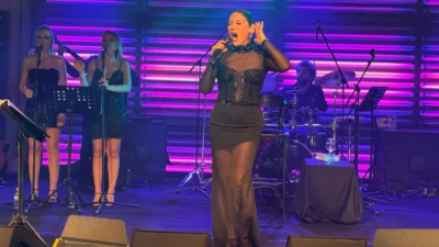 Bayram programında sahne performasıyla göz dolduran Aşkın Nur Yengi, hayatını