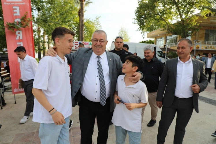 Balıkesir Edremit Belediye Başkanı Mehmet Ertaş, kırsal mahalle ziyaretlerinin ardından