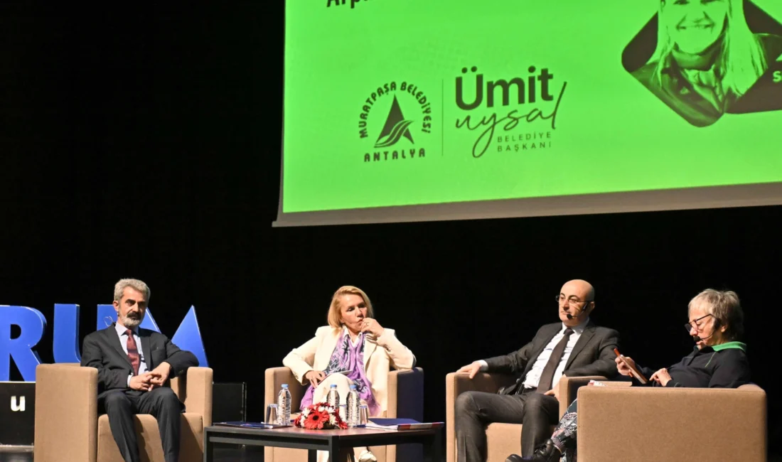 Antalya’da Muratpaşa Belediye Başkanı Ümit Uysal, “Tarım” başlığıyla gerçekleşen Forum
