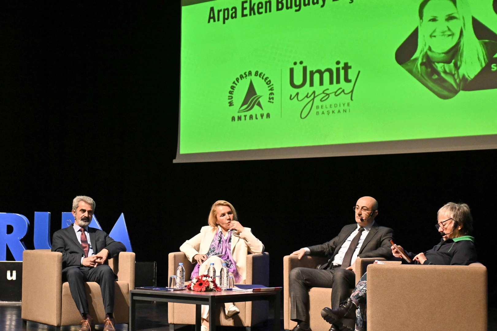 Antalya’da Muratpaşa Belediye Başkanı Ümit Uysal, “Tarım” başlığıyla gerçekleşen Forum