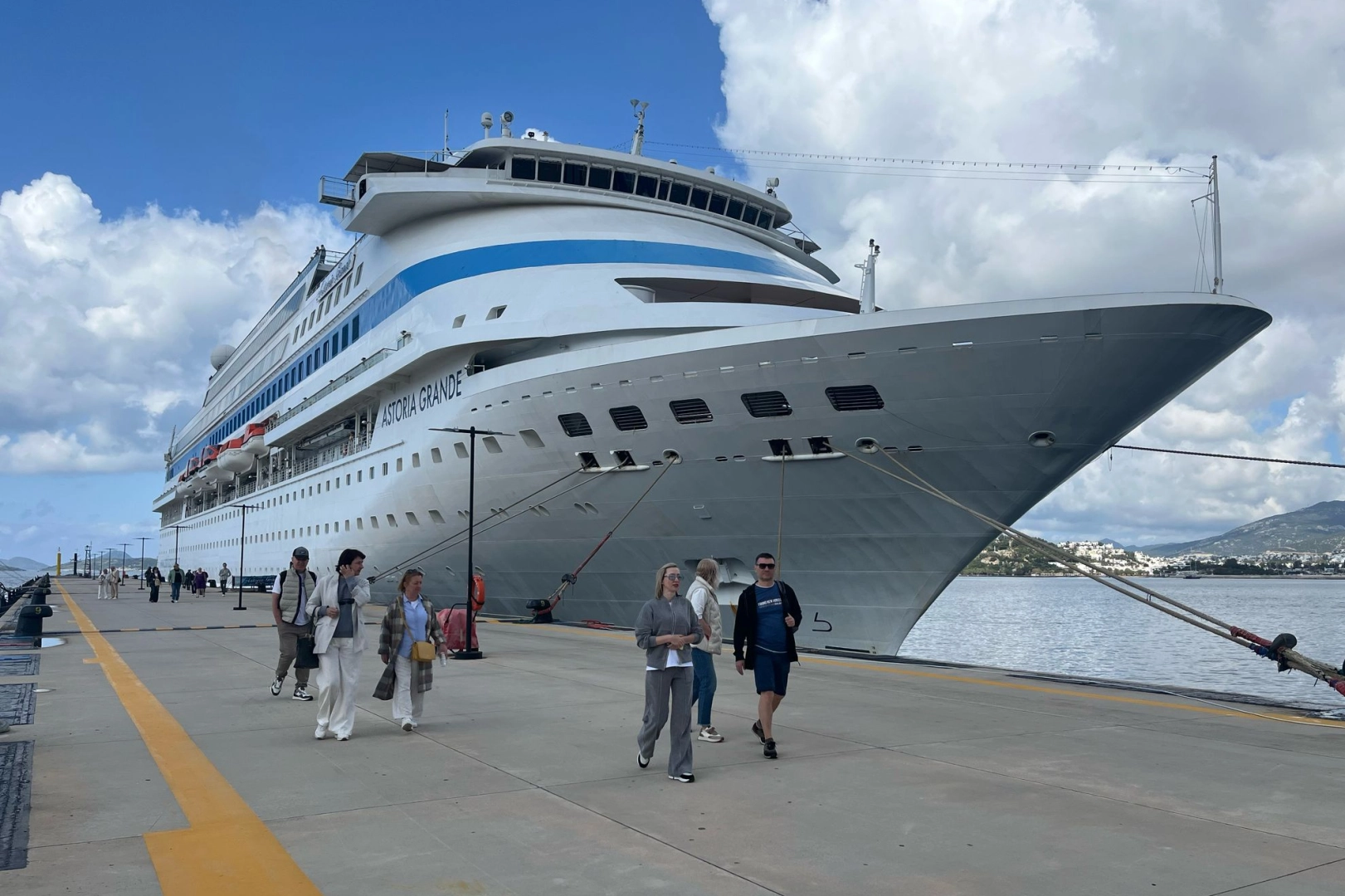 Bodrum Cruise Port, 2025 kruvaziyer sezonunu Astoria Grande gemisi ile