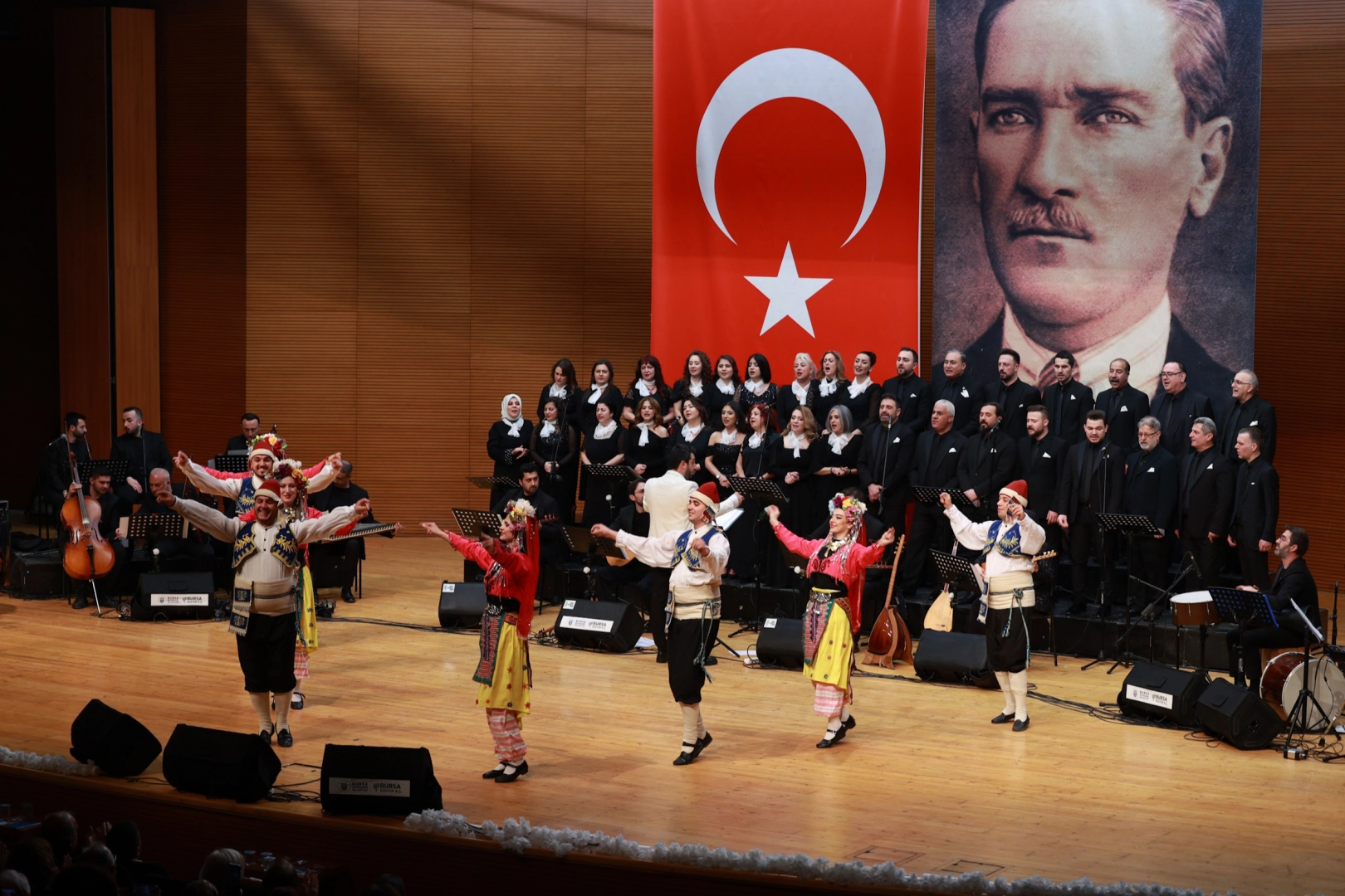Bursa Büyükşehir Belediyesi Orkestra Şube Müdürlüğü tarafından düzenlenen Türk Halk