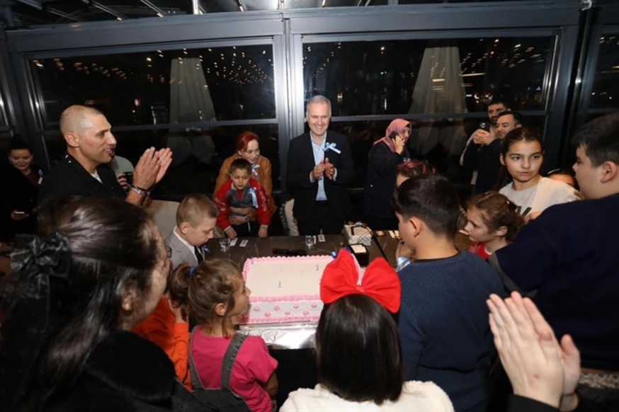Bursa’da İnegöl Belediye Başkanı Alper Taban, 2 Nisan Dünya Otizm