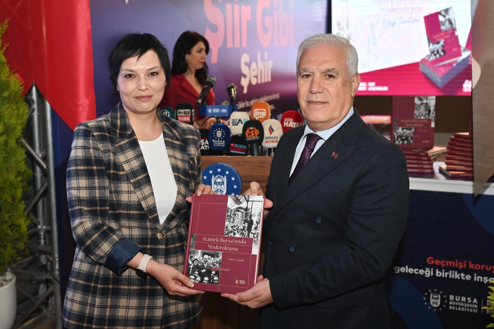 Bursa’nın kültürel zenginliğine önemli eserler sunan Büyükşehir Belediyesi, Doç. Dr.