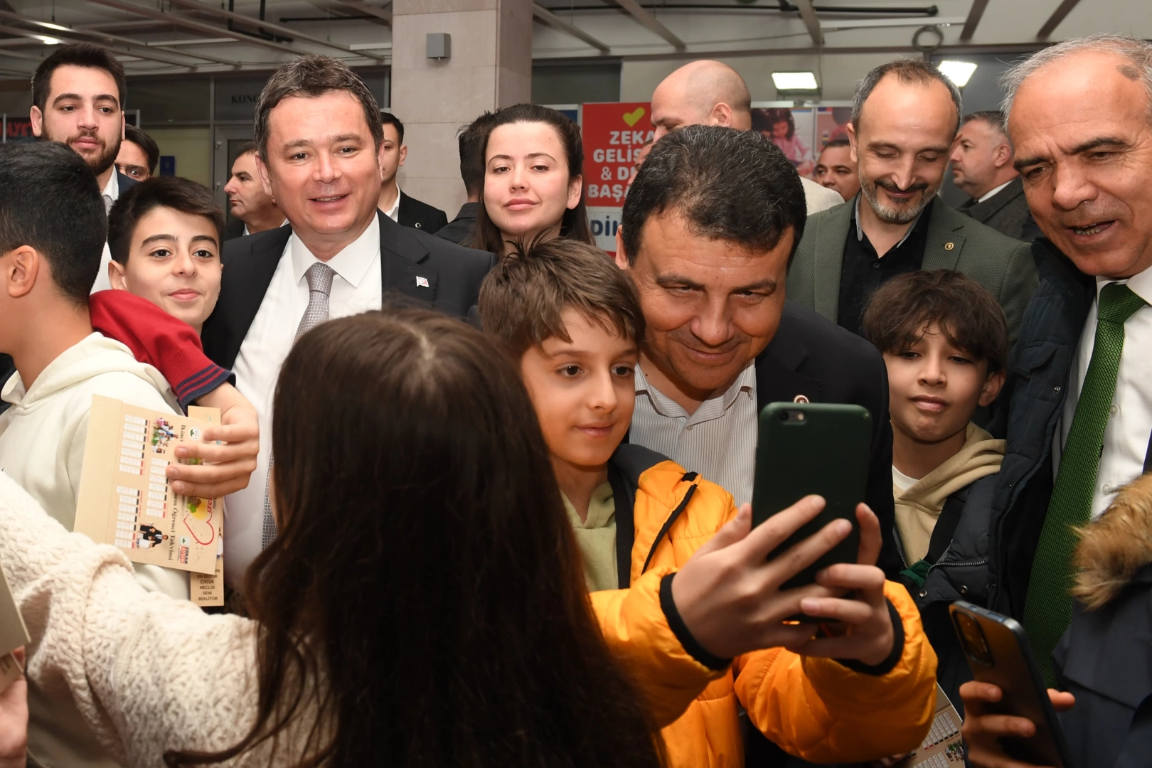 Bu yıl 22’incisi düzenlenen Bursa Kitap Fuarı, kapılarını açtı. Osmangazi