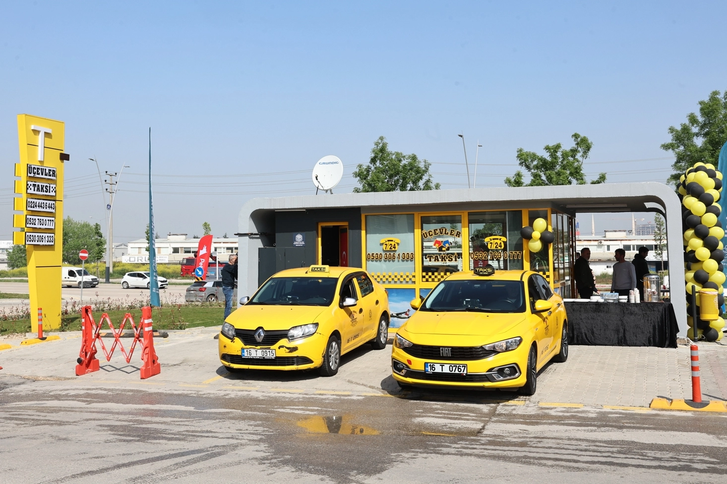 Bursa’da Nilüfer Belediyesi, kentteki modern, tek tip taksi duraklarına bir