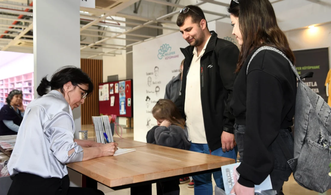 Bursa Osmangazi Belediyesi, 22. Bursa Kitap Fuarı’nda açtığı stantta birbirinden