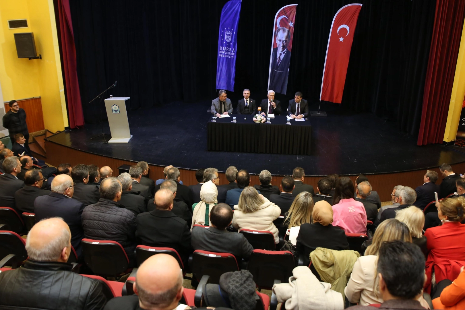 ‘Başkan Bozbey Burada’ projesi kapsamında Yıldırım Piremir Mahallesi’nde vatandaşlarla bir