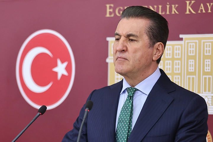 CHP Erzincan Milletvekili Mustafa Sarıgül, proje okullarına öğretmen atama ve
