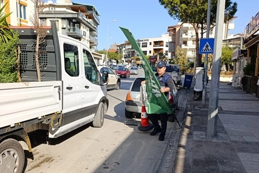 Denizlili vatandaşların kaldırımda daha konforlu ve güvenli bir şekilde yürümeleri