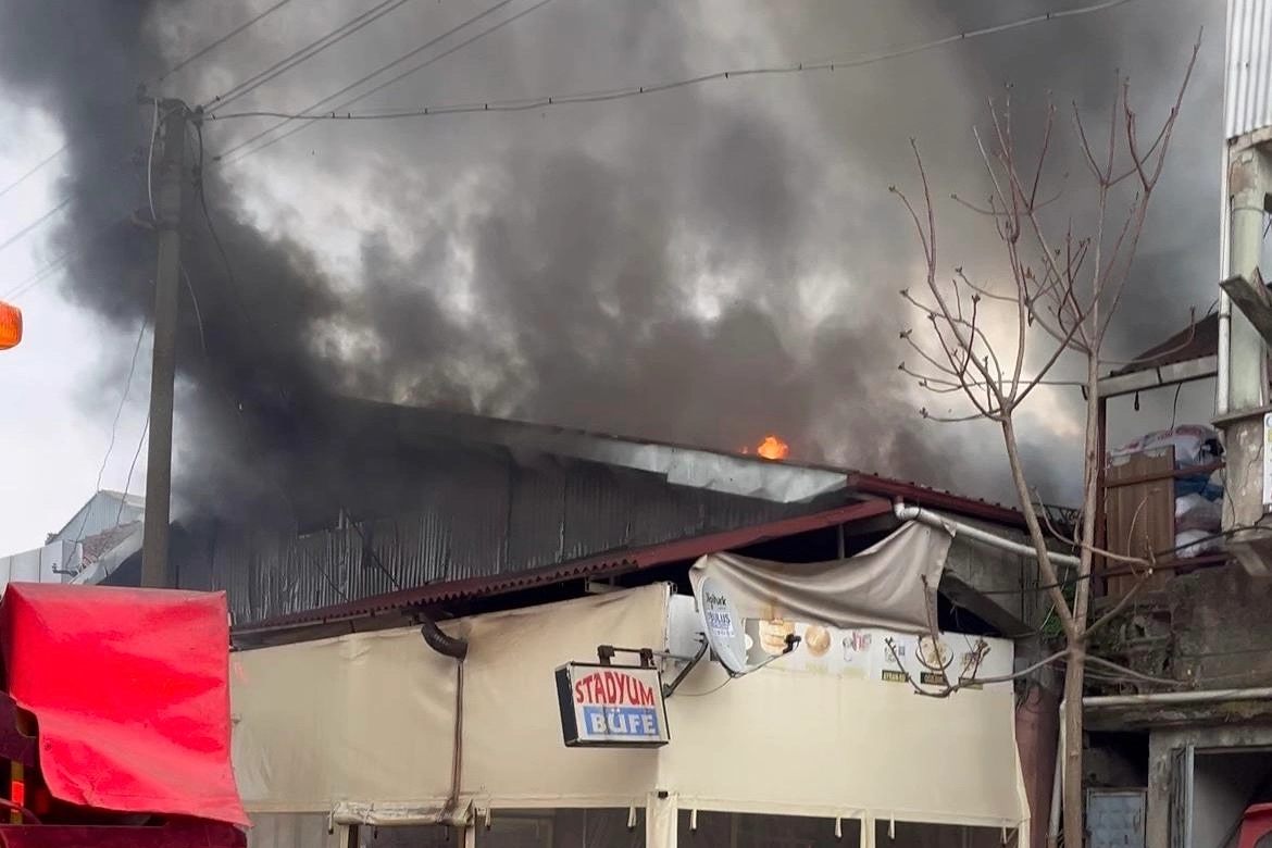 Düzce’de Düzey Kültür Mahallesi eski sanayi sitesi Akar Stadyum Sokak’ta