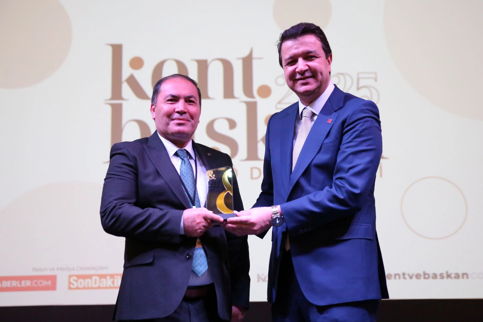 Kent ve Başkan Dergisi’nin Türkiye genelinde düzenlediği çevrimiçi anket sonuçlarına