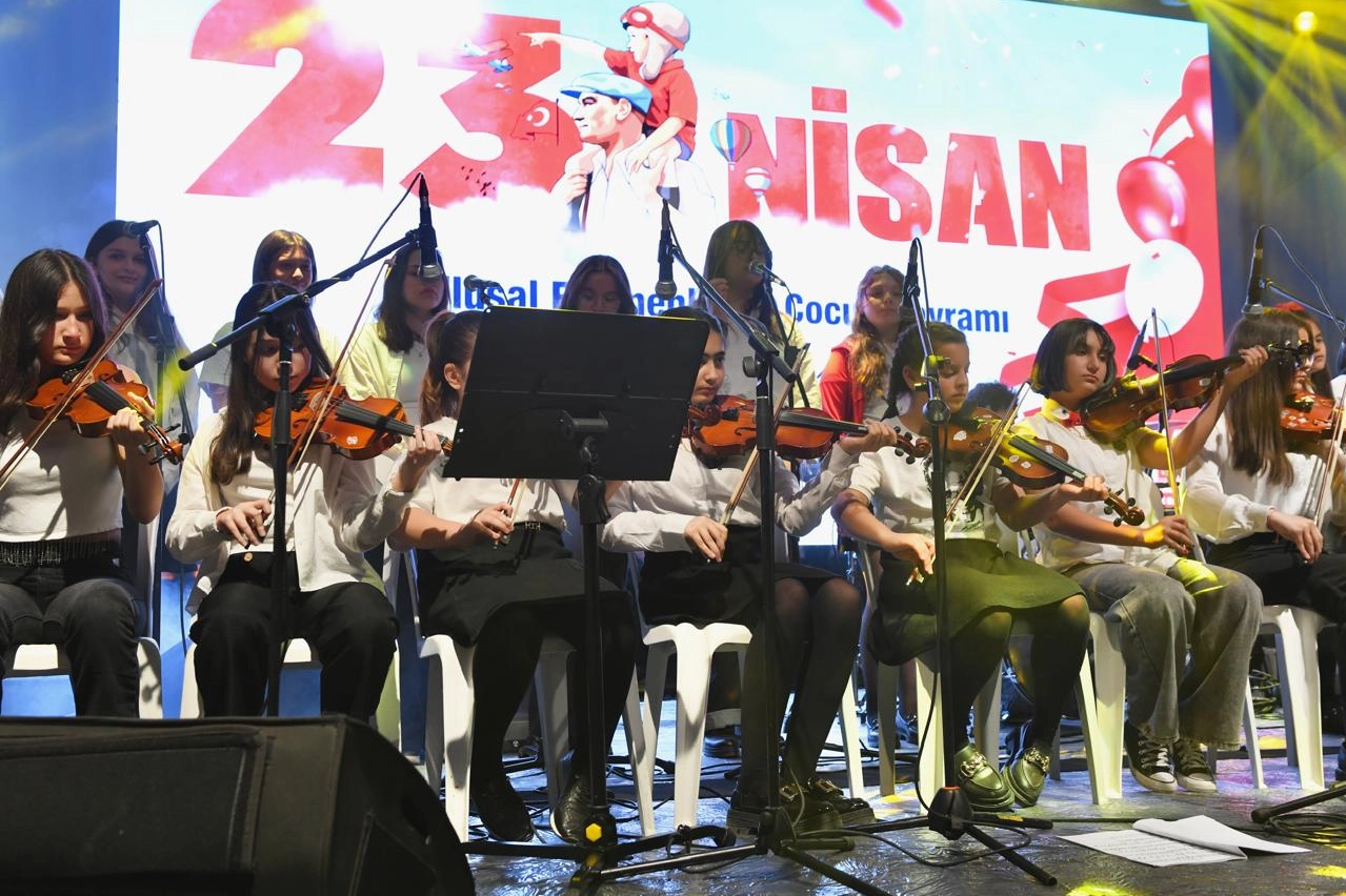 Bursa Osmangazi Belediyesi Gençlik Orkestrası ve Korosu, 23 Nisan Ulusal
