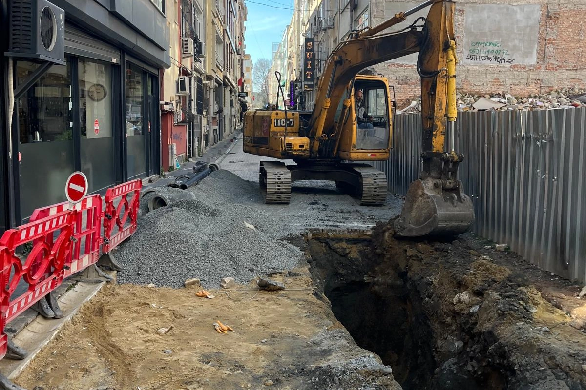 İstanbul’da Bakırköy Belediyesi, ilçe genelinde yıllardır çözülemeyen sorunları çözmeyi sürdürüyor.