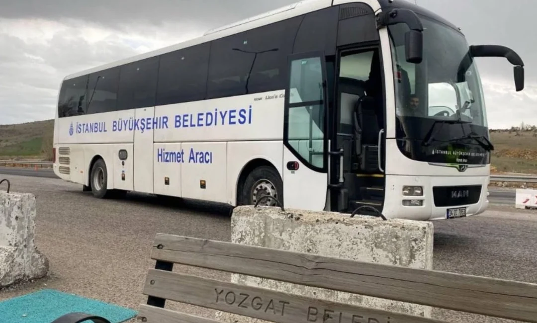 İstanbul Büyükşehir Belediyesi, sosyal medyada cenaze nakil otobüsünün CHP mitingine