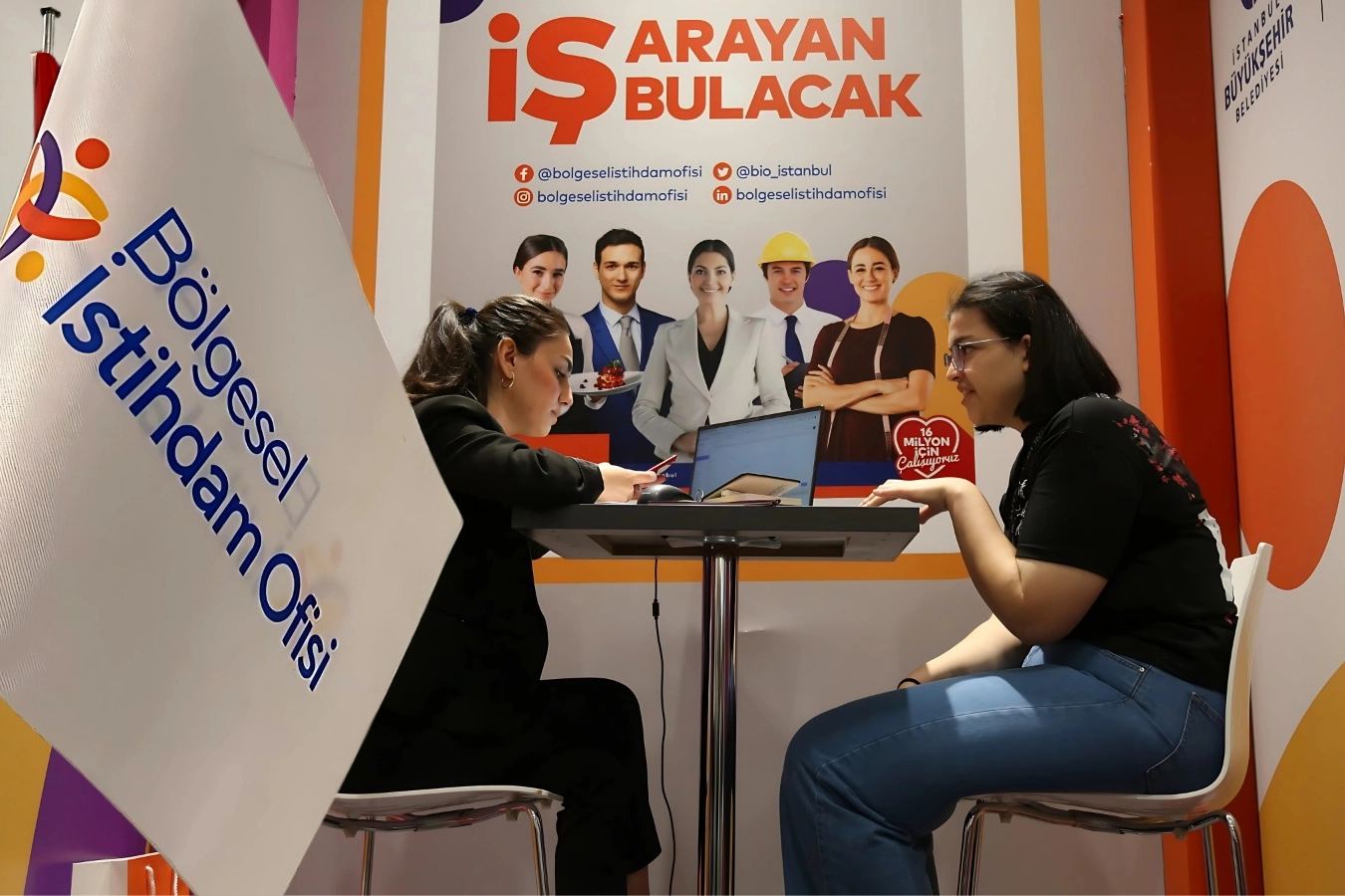 İş arayanlarla işverenleri bir araya getirerek bugüne kadar 243 bine