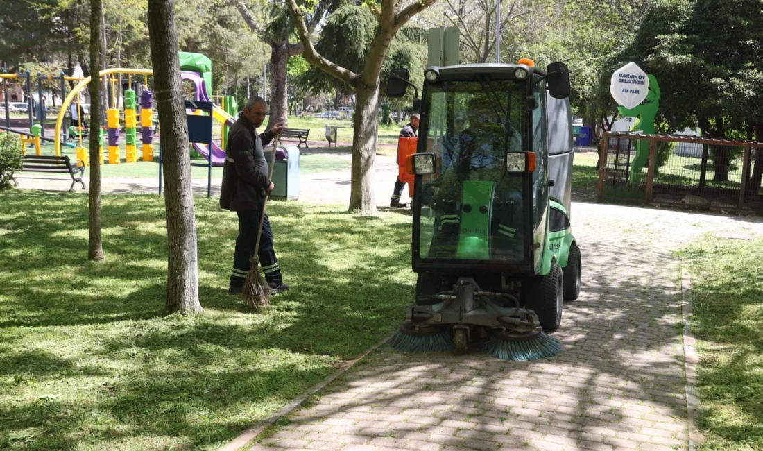 Yaz mevsiminin yaklaşmasıyla birlikte harekete geçen Bakırköy Belediyesi, gerçekleştirdiği çim