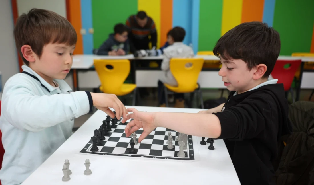 İstanbul’da Bakırköy Belediyesi, sanat alanında gerçekleştirdiği çalışmaları çeşitli eğitimlerle taçlandırmaya