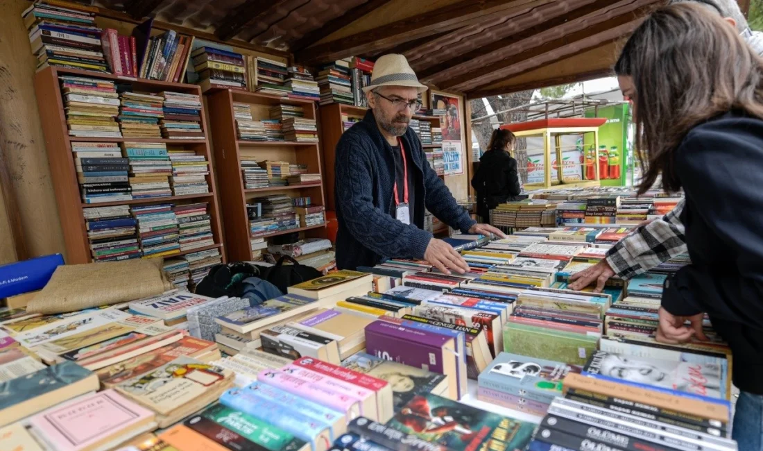 İzmir Büyükşehir Belediyesi tarafından düzenlenen İZKİTAPFEST-5. İzmir Kitap Fuarı, 18