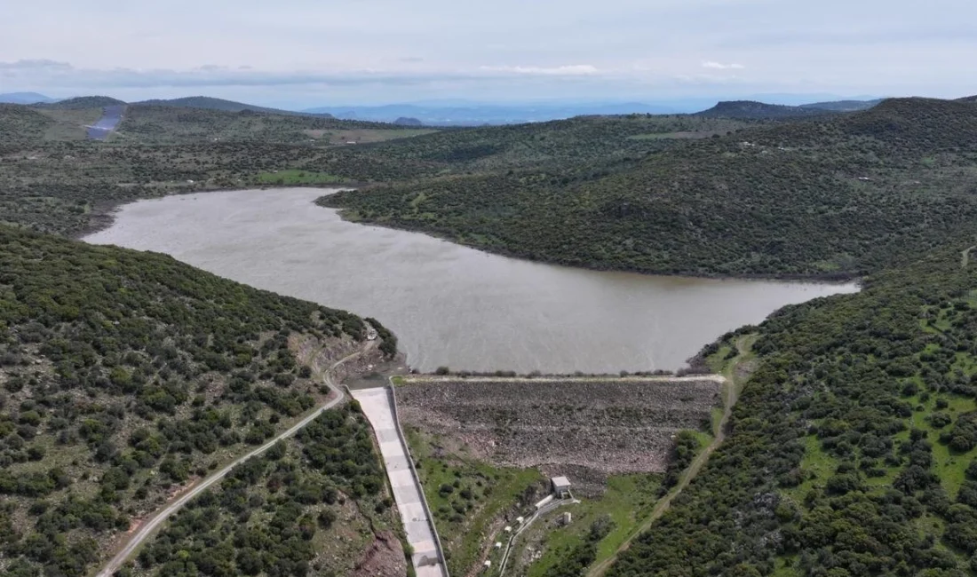 İzmir Büyükşehir Belediyesi, kuraklıkla mücadele eden Dikilili çiftçilerin su hasretine
