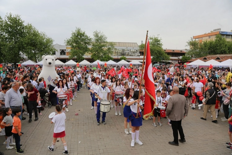 İzmir Efes Selçuk Belediyesi, 23 Nisan Ulusal Egemenlik ve Çocuk