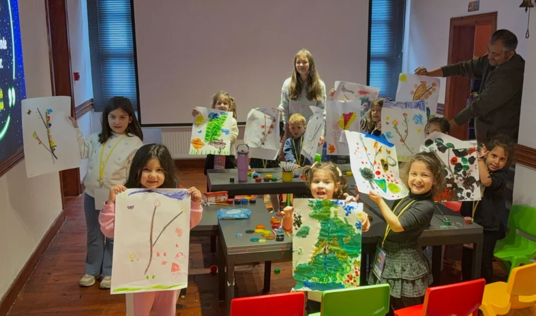 İzmit Belediyesi, Oyuncak Müzesi’nde düzenlendiği yaratıcı atölye etkinliğiyle çocuklara keyifli