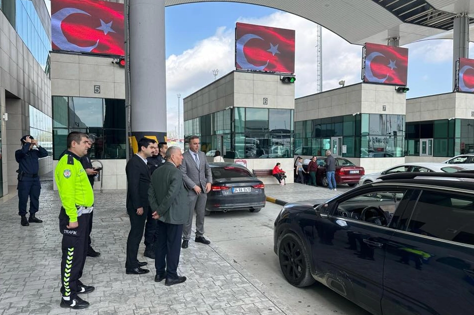 Edirne’de Enez Kaymakamı ve protokol heyeti, sınır kapısında incelemelerde bulundu.