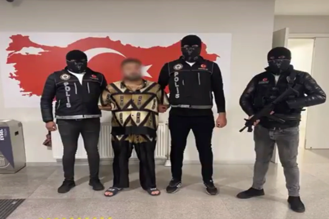 İçişleri Bakanı Ali Yerlikaya, kırmızı bültenle uluslararası seviyede aranan A.H.,