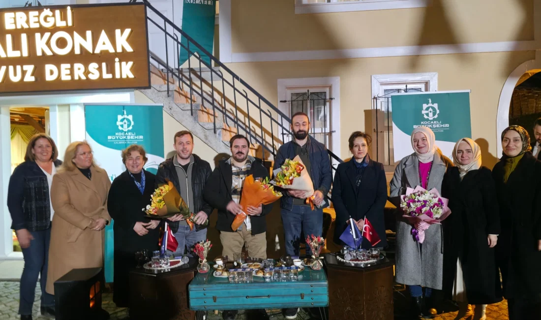 Kocaeli Büyükşehir Belediyesi, “Şiir Akşamları” adıyla düzenlenen şiir dinletisinde katılımcıları