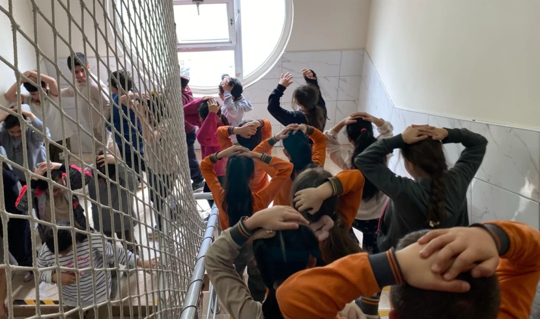 Kocaeli Büyükşehir Belediyesi, toplumda afet bilinci oluşturmak için çalışmalara devam