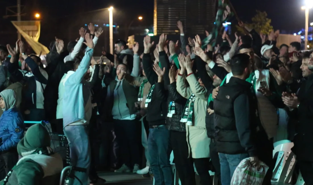 Kocaeli Büyükşehir Belediyesi, Kocaelispor’un Yeni Malatyaspor ile oynadığı mücadeleyi İzmit