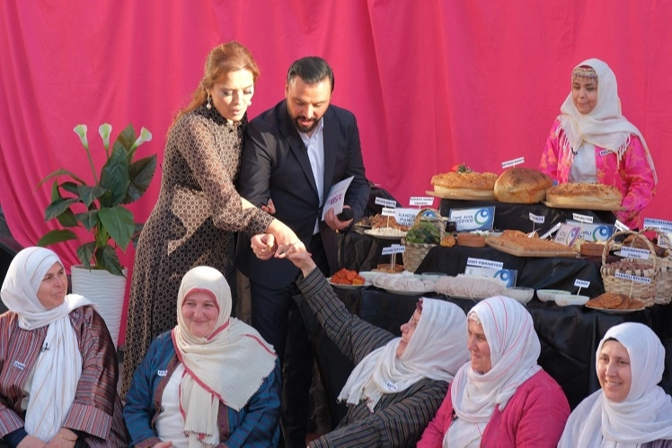 TRT 1’de yayınlanan “Alişan ile Hayata Gülümse” programının bayram özel