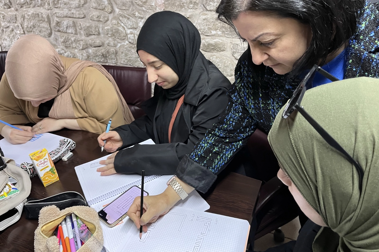 Konya’da Karatay Sanat Merkezi’nde düzenlenen “Geleneksel Sanat Kursları” tüm hızıyla