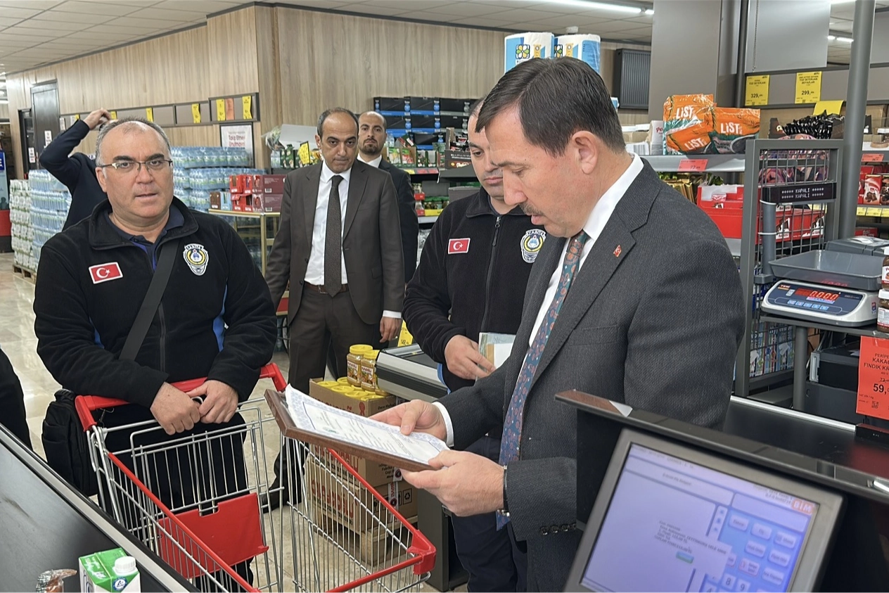 Konya’da Karatay Belediye Başkanı Hasan Kılca, Zabıta Müdürlüğü ekipleriyle birlikte