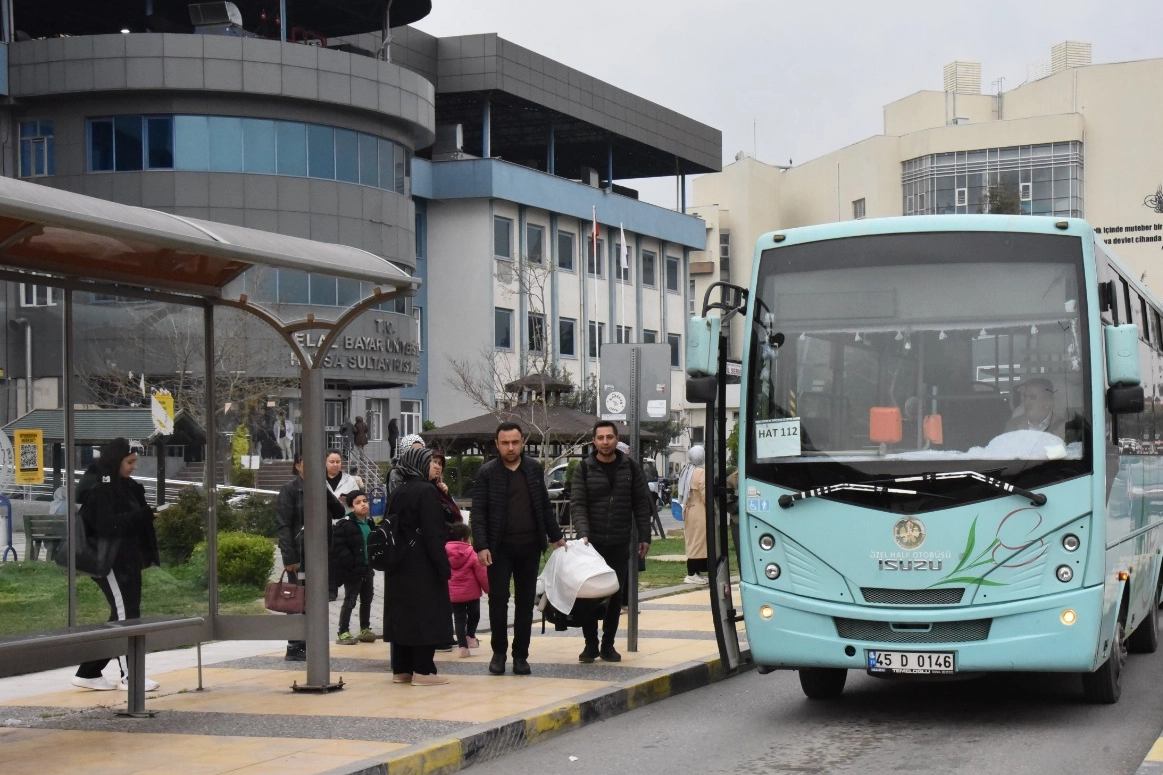 Manisa Büyükşehir Belediyesi, şehir içi toplu taşıma hizmetlerinde önemli bir