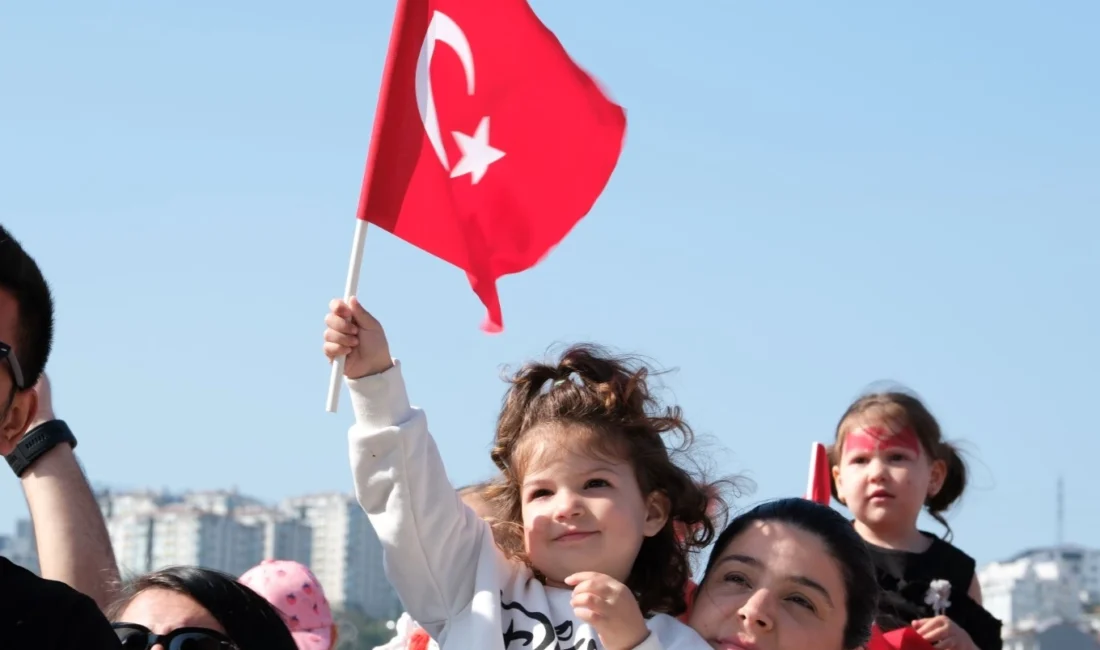 Kocaeli Büyükşehir Belediyesi’nin 23 Nisan şenlikleri tüm hızıyla devam ediyor.