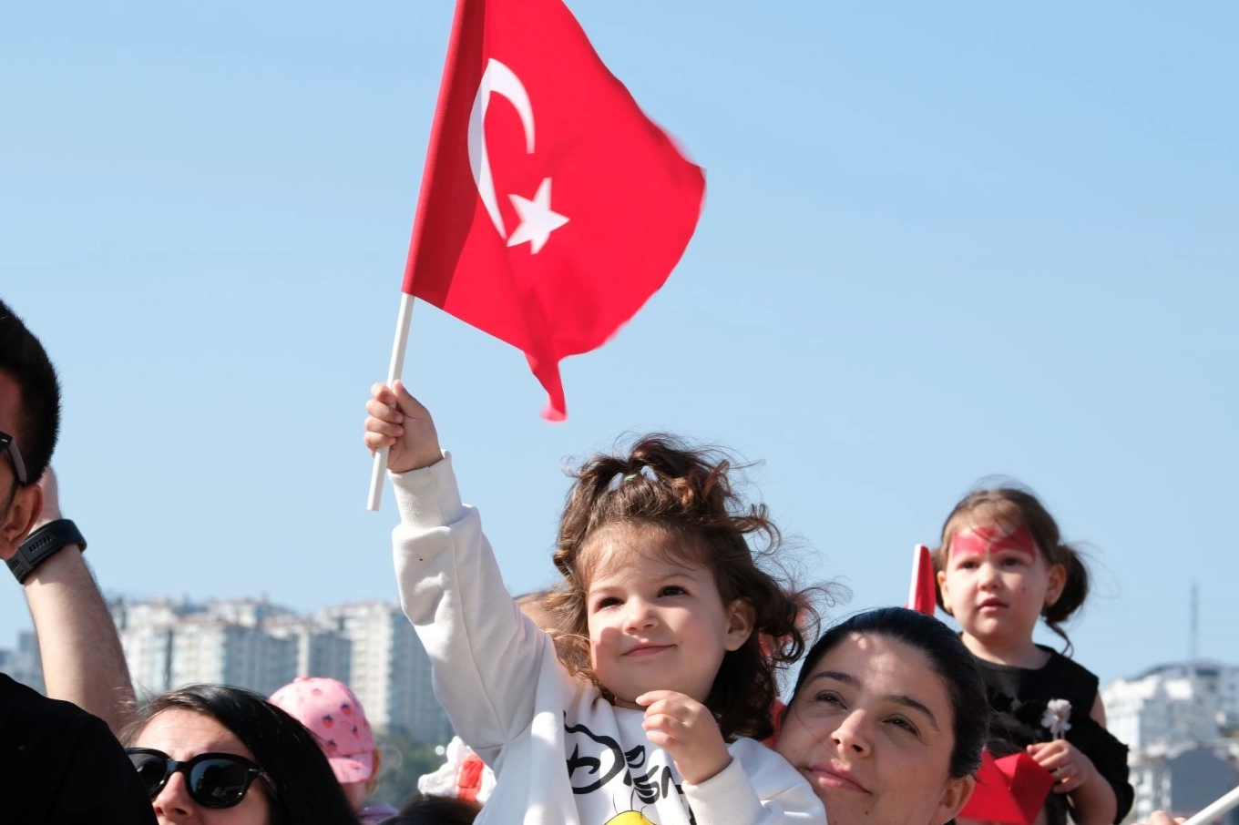 Kocaeli Büyükşehir Belediyesi’nin 23 Nisan şenlikleri tüm hızıyla devam ediyor.