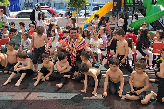Antalya’nın Kumluca ilçesinde TOBB Portakal Çiçeği Anaokulu Jimnastik Kulübü tarafından