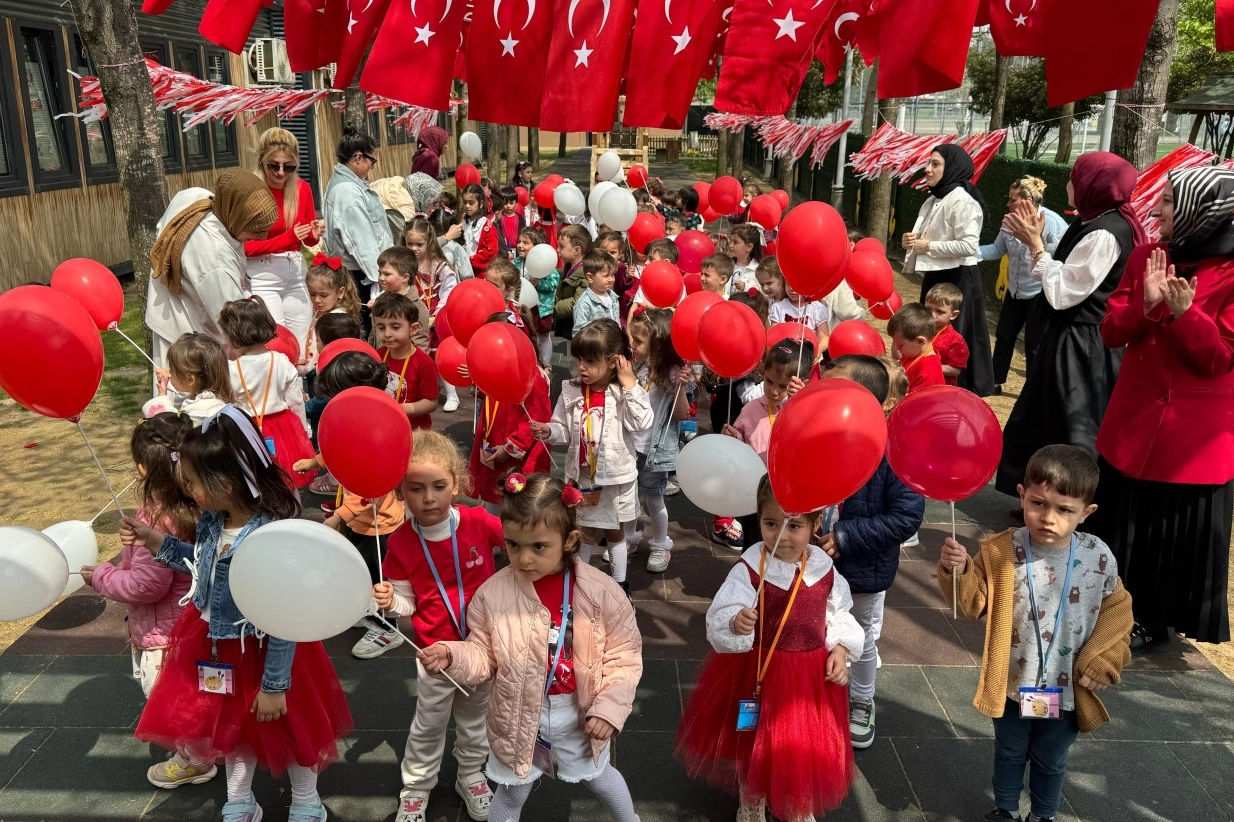 Kocaeli Büyükşehir Belediyesi’ne bağlı olarak hizmet veren Lokomotif Çocuk Köyü,
