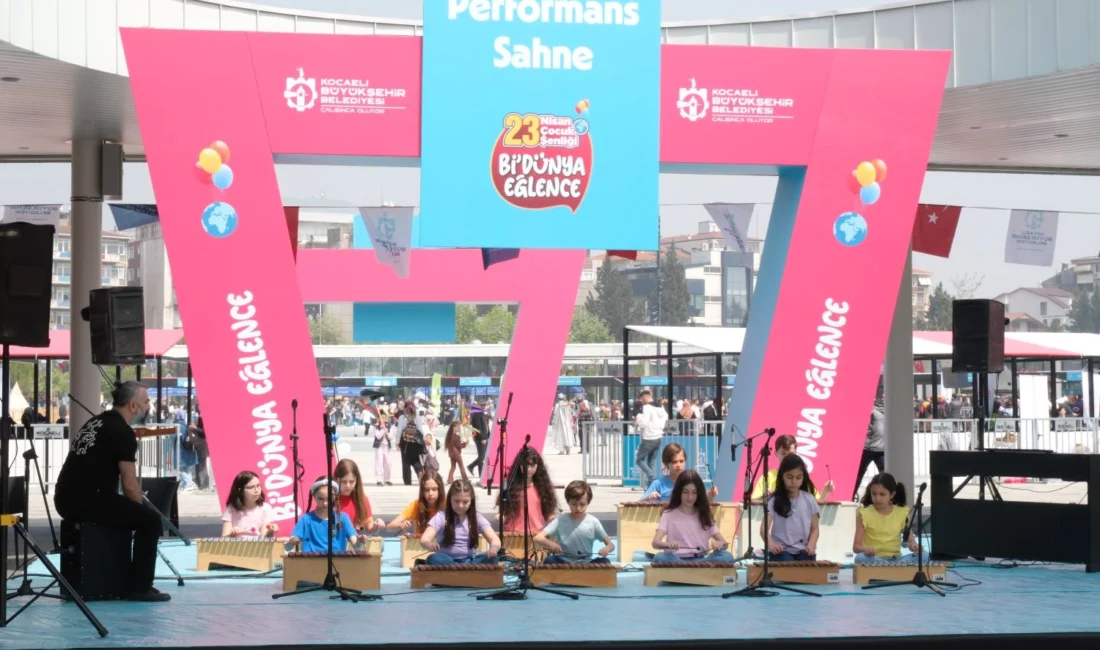 Kocaeli Büyükşehir Belediye Konservatuvarı Orff Orkestrası öğrencilerinin 23 Nisan şenlikleri