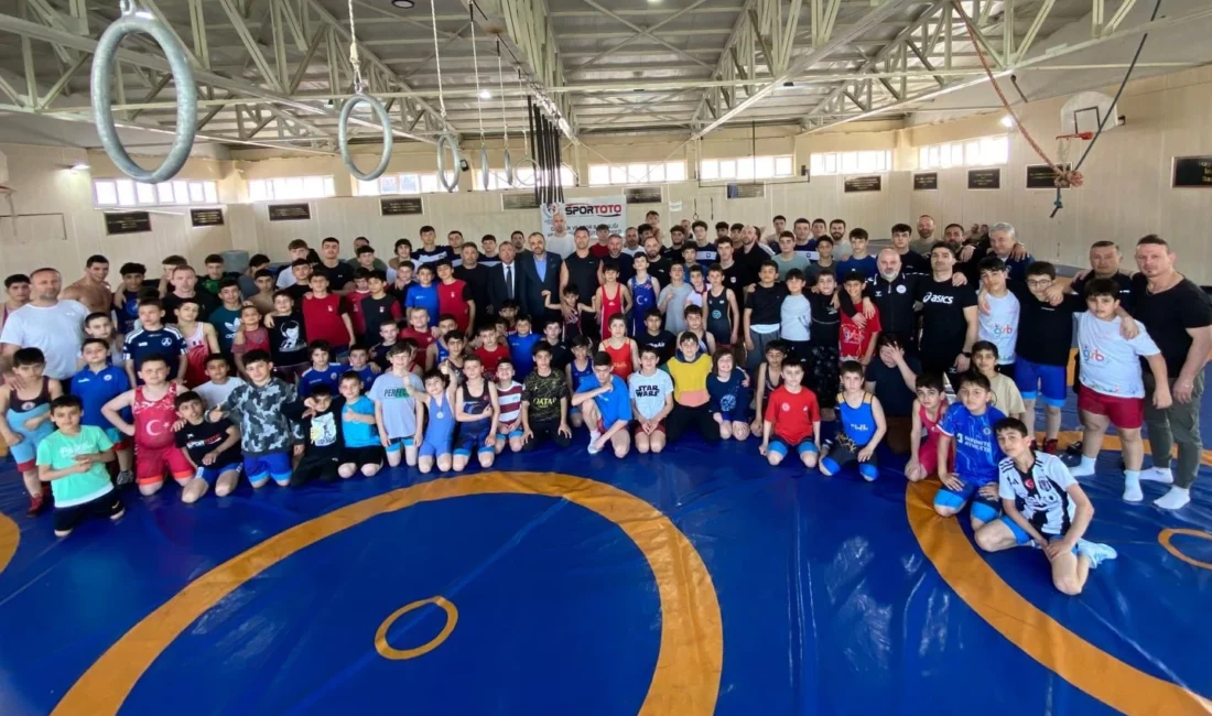 Sakarya Büyükşehir Belediyesi Spor Kulübü Başkanı Enes Zengin, Grekoromen Güreş